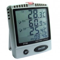 Inregistrator de temperatura si umiditate cu SD-card
